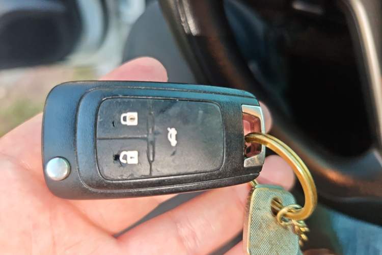 Used Buick GT 2017 15N Automatic Deluxe Edition Vehicle Key
