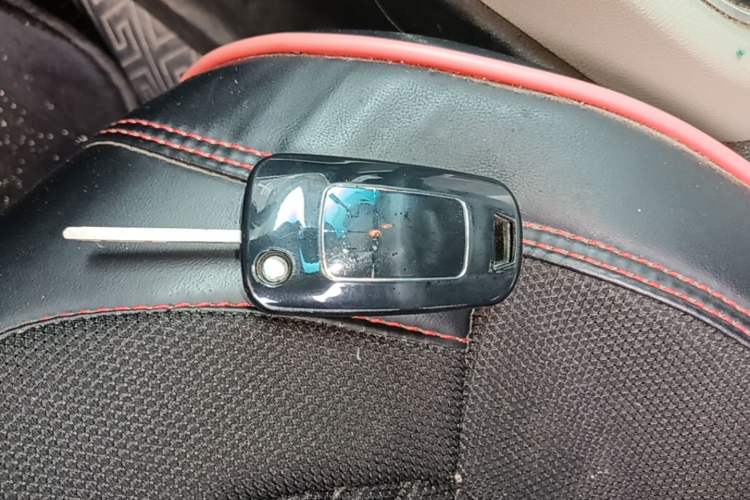 Used Buick GT 2017 15N Manual Entry-Level Trim Vehicle Key