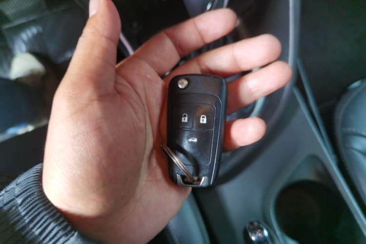 Used Buick GT 2017 15N Automatic Deluxe Edition Vehicle Key