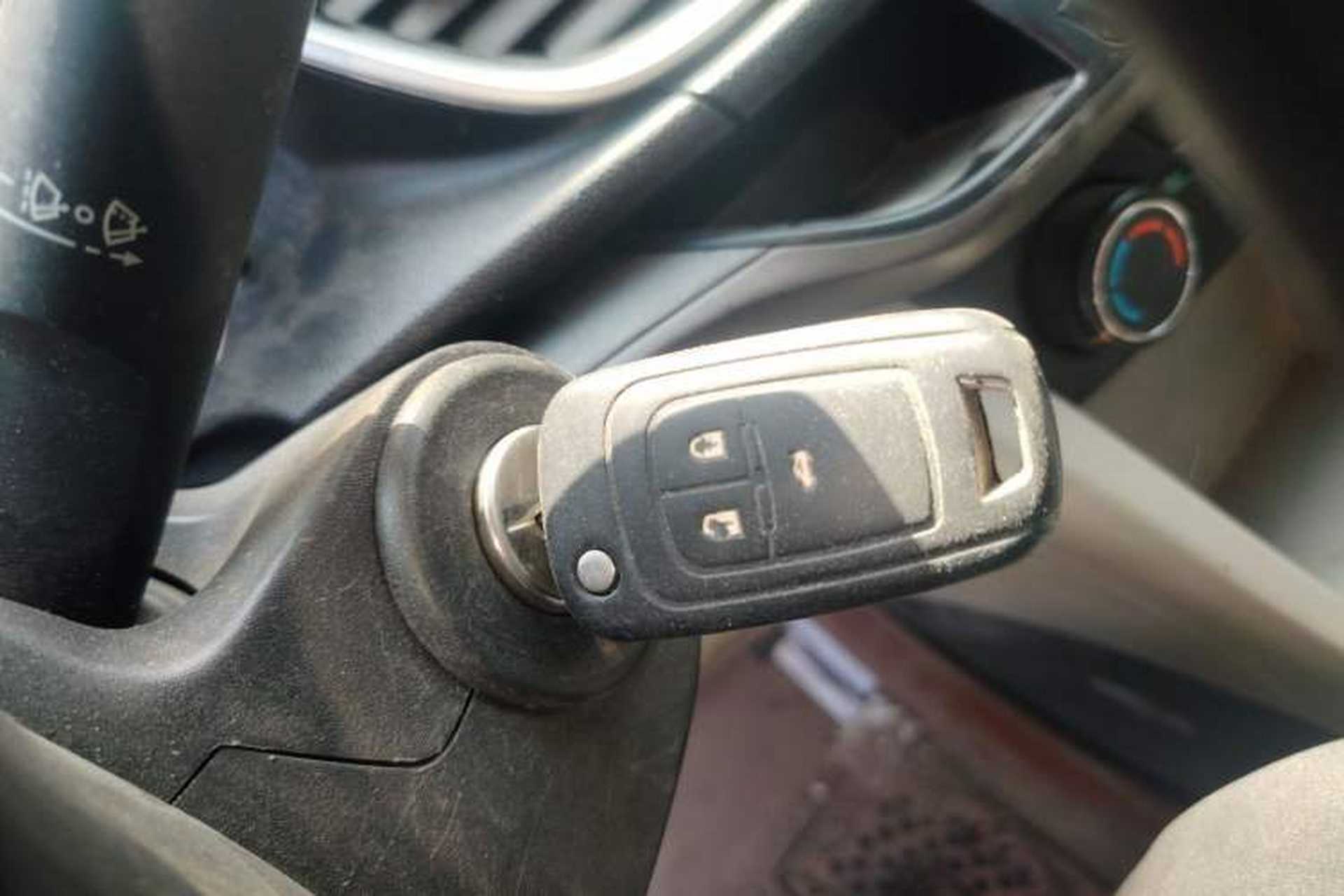 Used Buick GT 2017 15N Manual Entry-Level Trim Vehicle Key