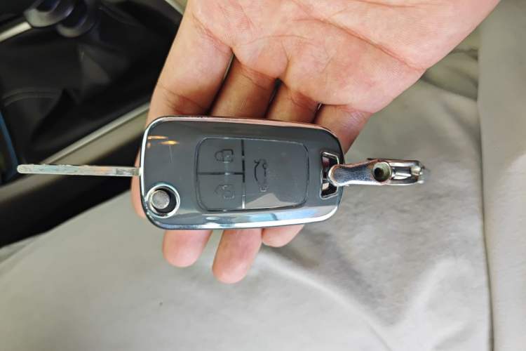 Used Buick GT 2017 15N Manual Entry-Level Trim Vehicle Key