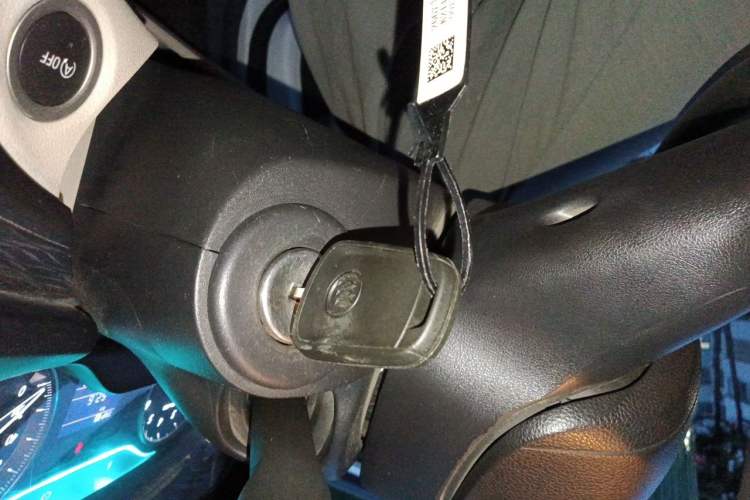 Used Buick GT 2017 15N Manual Entry-Level Trim Vehicle Key