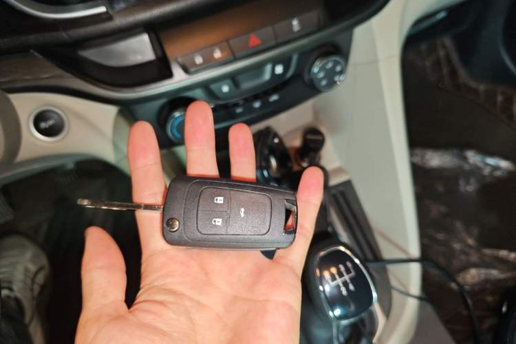 Used Buick GT 2017 15N Manual Entry-Level Trim Vehicle Key