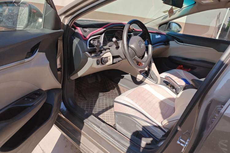 Used Buick GT 2017 15N Automatic Elite Version Driver Seat