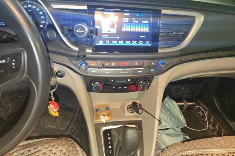 Used Buick GT 2018 15T Dual-Clutch Advanced Model China V Standard Audio And AC Panel