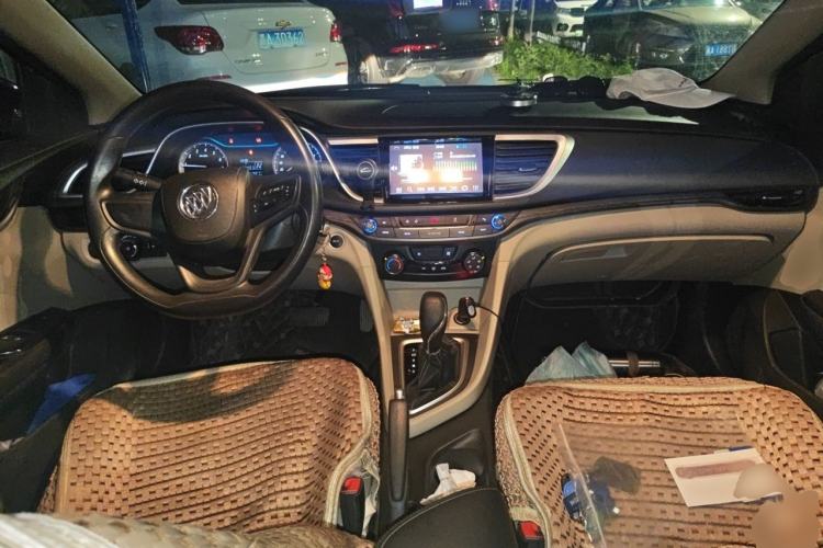 Used Buick GT 2018 15T Dual-Clutch Advanced Model China V Standard Center Console