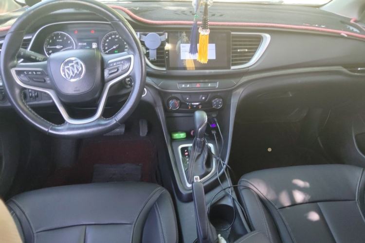 Used Buick GT 2018 18T Automatic Elite Model Center Console
