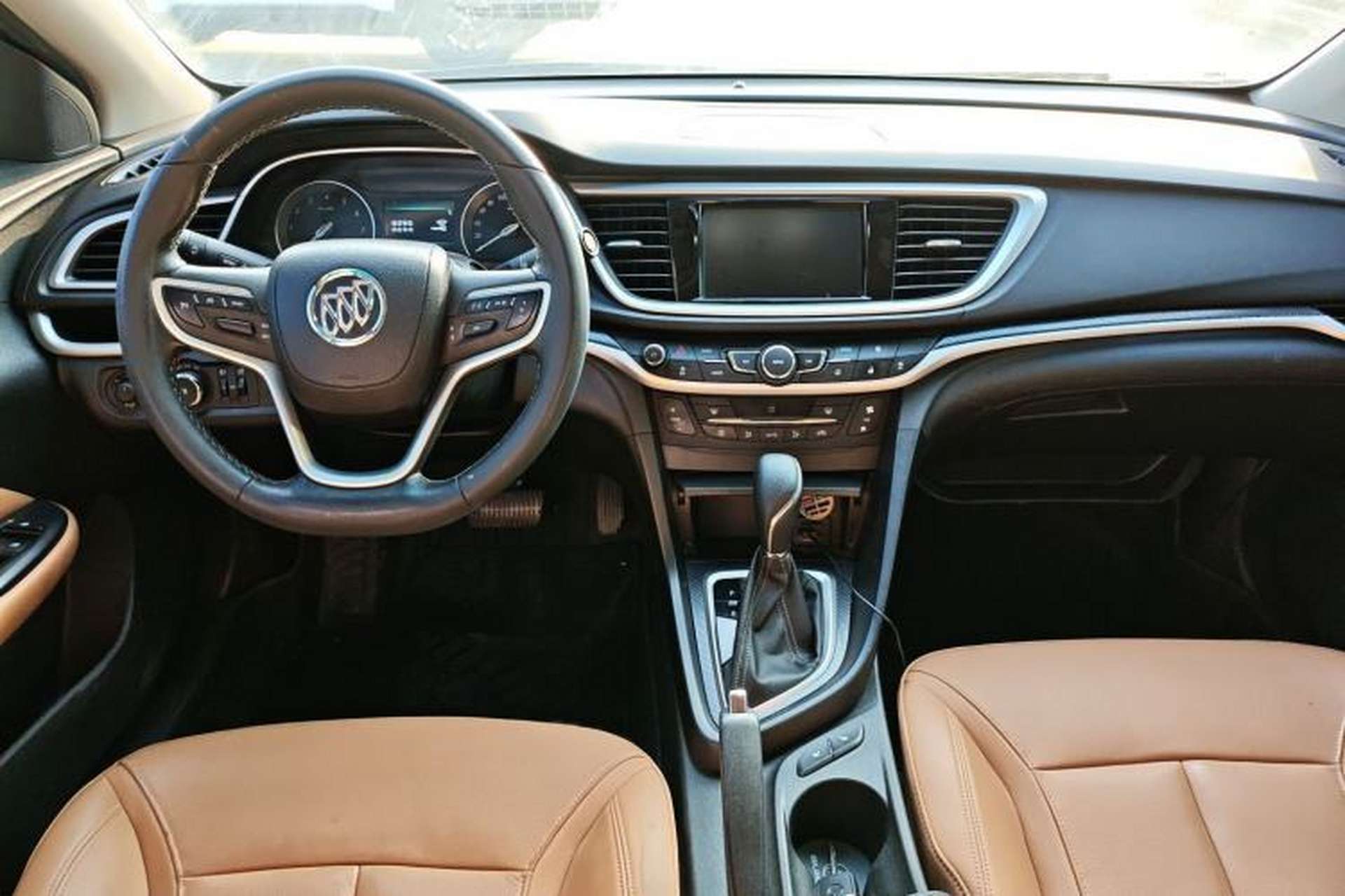 Used Buick GT 2018 18T Automatic Flagship Model Center Console