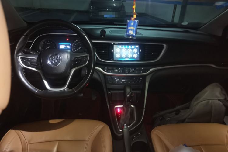 Used Buick GT 2018 18T Automatic Flagship Model Center Console