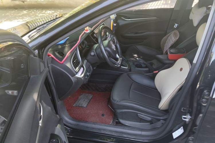 Used Buick GT 2018 18T Automatic Elite Model Driver Seat