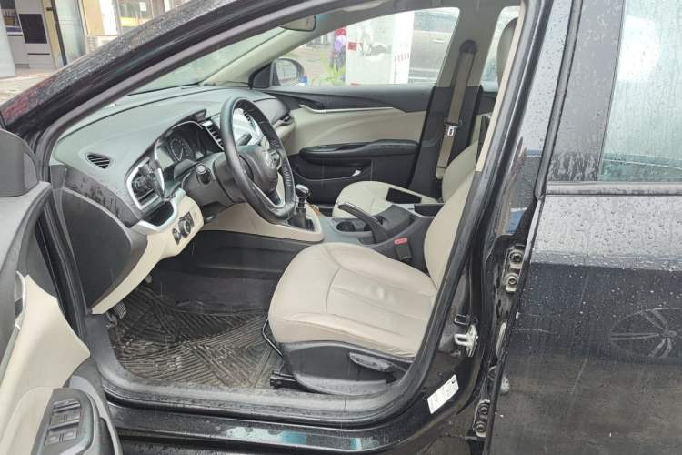 Used Buick GT 2018 15T Manual Elite Version China V Standard Driver Seat