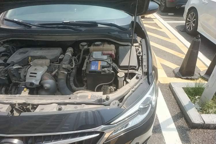 Used Buick GT 2018 15T Manual Elite Version China V Standard Engine Bay Left