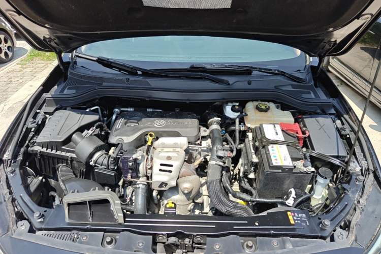 Used Buick GT 2018 15T Dual-Clutch Elite Model China V Standard Engine Bay