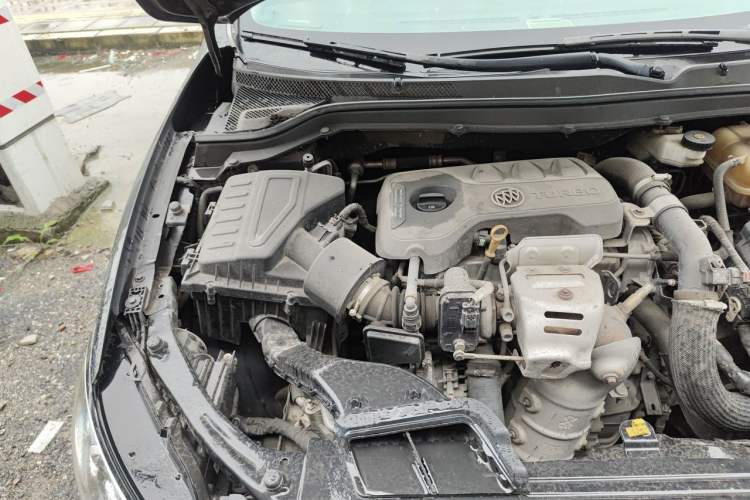 Used Buick GT 2018 15T Manual Elite Version China V Standard Engine Bay Right