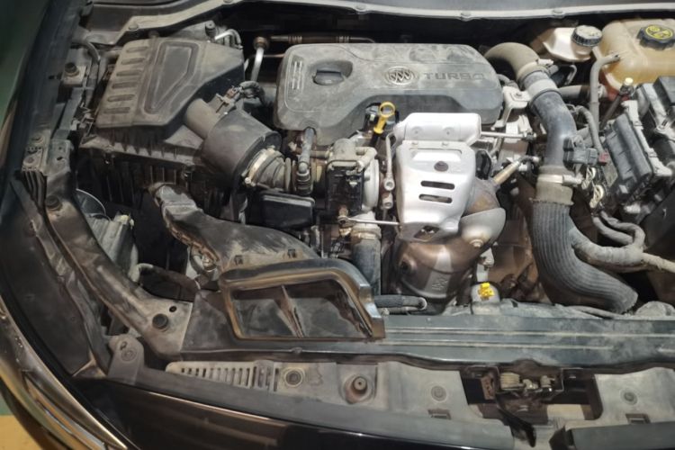 Used Buick GT 2018 15T Dual-Clutch Elite Model China V Standard Engine Bay Right