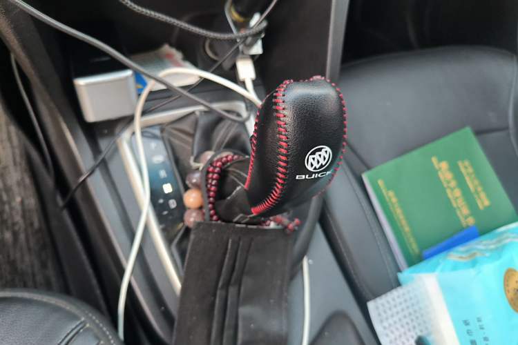 Used Buick GT 2018 18T Automatic Elite Model Gear Lever