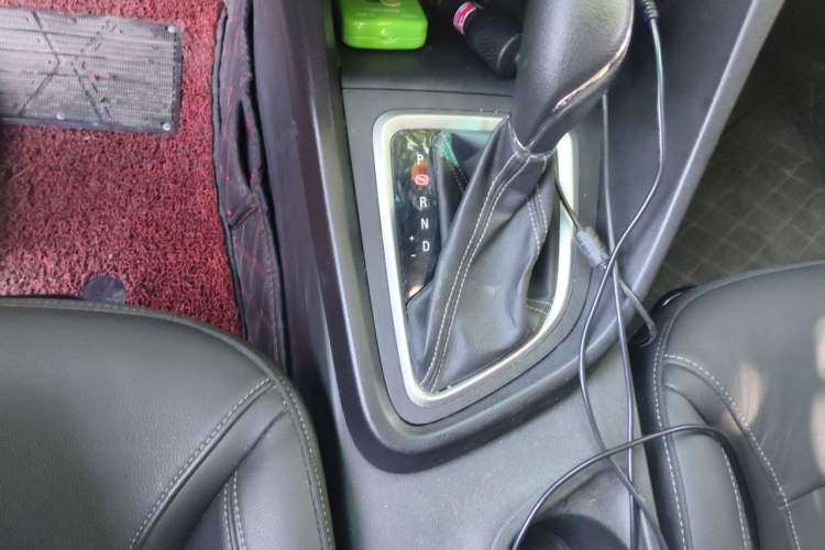 Used Buick GT 2018 18T Automatic Elite Model Gear Lever