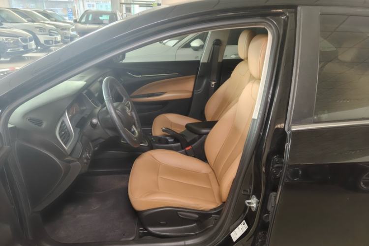 Used Buick GT 2018 18T Automatic Flagship Model Interior 11