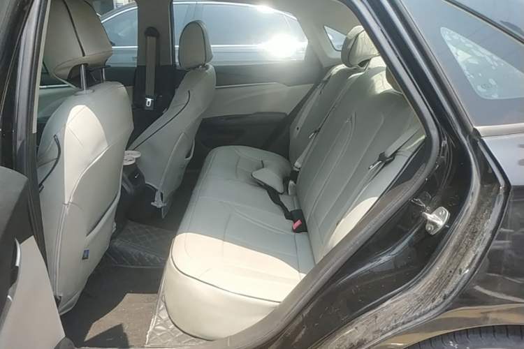 Used Buick GT 2018 15T Manual Elite Version China V Standard Left Rear Seat