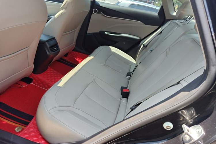 Used Buick GT 2018 15T Dual-Clutch Elite Model China V Standard Left Rear Seat