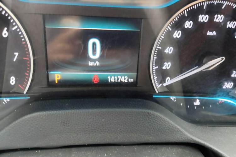 Used Buick GT 2018 18T Automatic Flagship Model Odometer Close Up