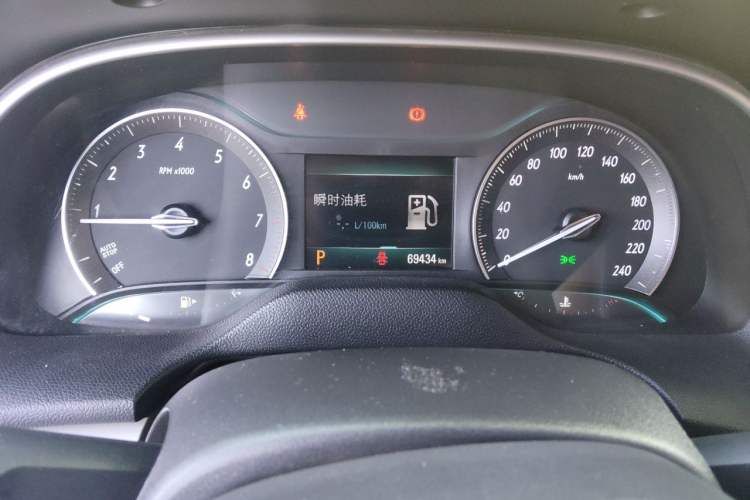 Used Buick GT 2018 18T Automatic Elite Model Odometer Close Up