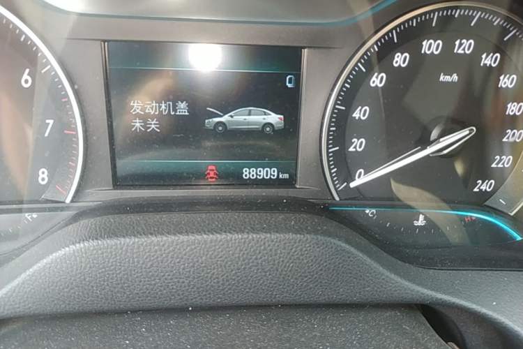 Used Buick GT 2018 15T Manual Elite Version China V Standard Odometer Close Up