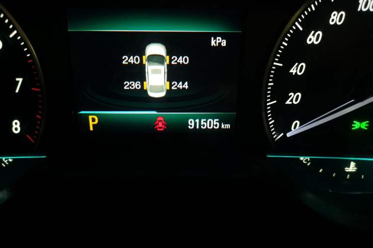 Used Buick GT 2018 15T Dual-Clutch Elite Model China V Standard Odometer Close Up
