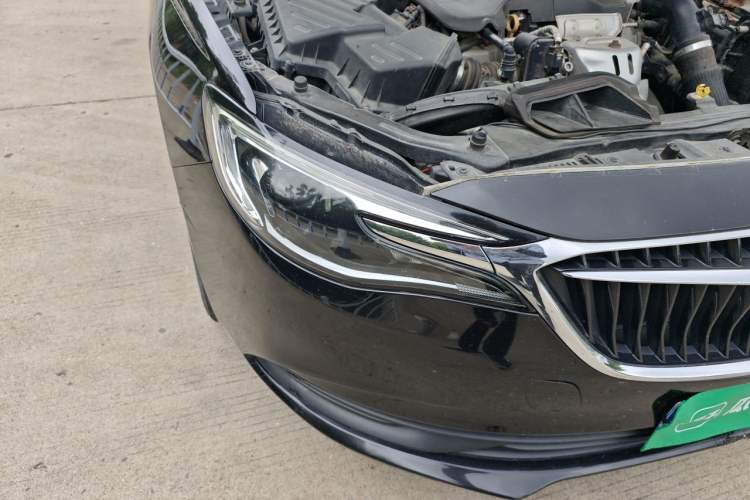 Used Buick GT 2018 18T Automatic Elite Model Right Front Headlight