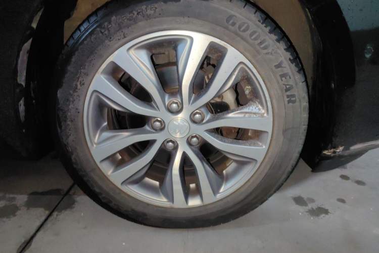 Used Buick GT 2018 18T Automatic Flagship Model Right Front Wheel Hub