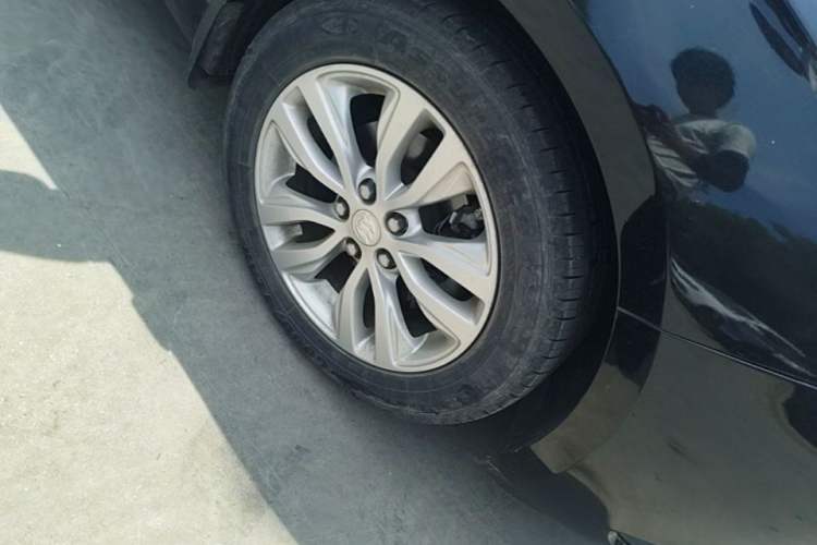 Used Buick GT 2018 15T Manual Elite Version China V Standard Right Front Wheel Hub