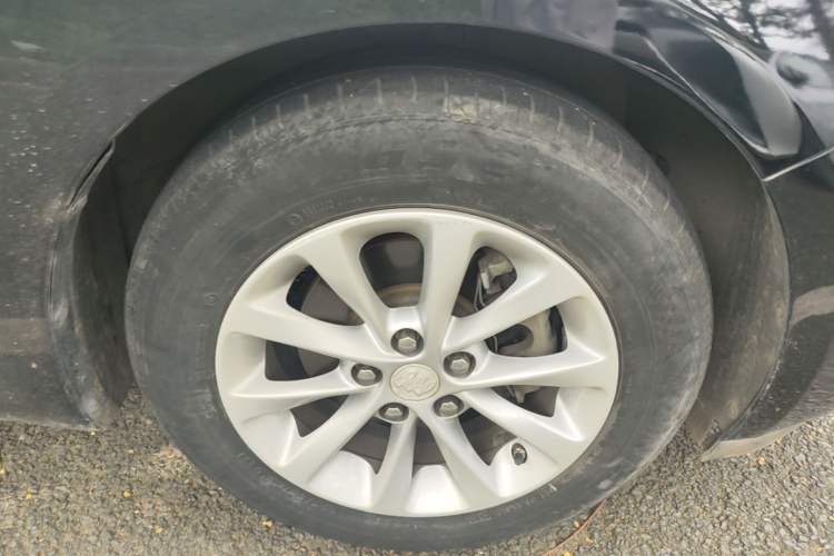 Used Buick GT 2018 15T Dual-Clutch Advanced Model China V Standard Right Front Wheel Hub