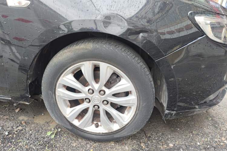 Used Buick GT 2018 15T Manual Elite Version China V Standard Right Front Wheel Hub