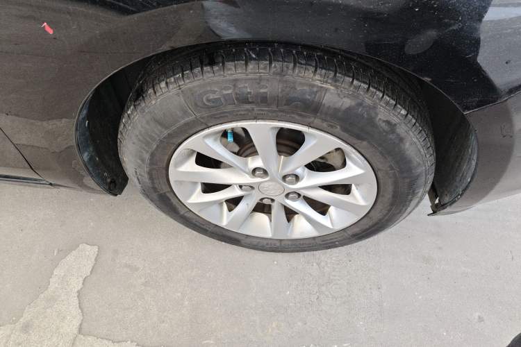 Used Buick GT 2018 15T Dual-Clutch Advanced Model China V Standard Right Front Wheel Hub