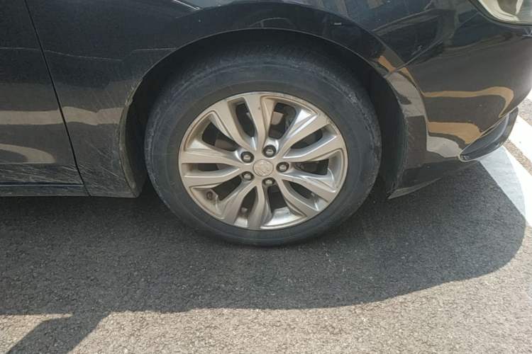 Used Buick GT 2018 15T Manual Elite Version China V Standard Right Front Wheel Hub