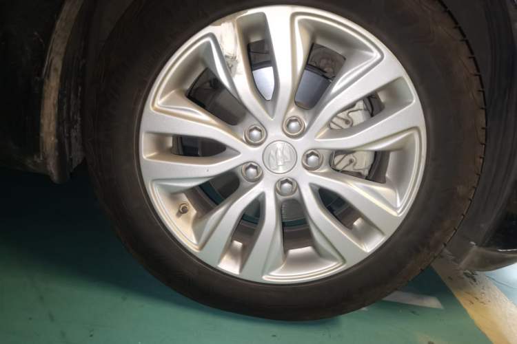 Used Buick GT 2018 15T Dual-Clutch Elite Model China V Standard Right Front Wheel Hub