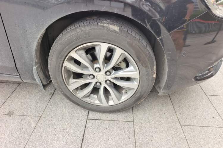 Used Buick GT 2018 18T Automatic Flagship Model Right Front Wheel Hub