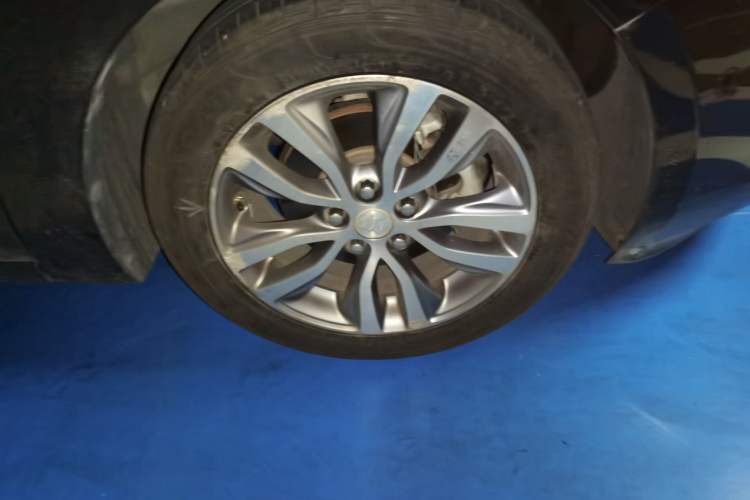 Used Buick GT 2018 18T Automatic Flagship Model Right Front Wheel Hub