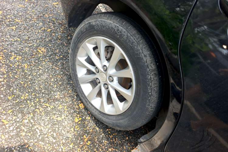 Used Buick GT 2018 15T Dual-Clutch Advanced Model China V Standard Right Rear Wheel Hub
