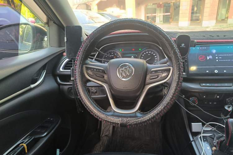 Used Buick GT 2018 18T Automatic Elite Model Steering Wheel