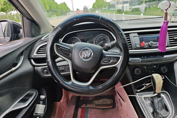 Used Buick GT 2018 18T Automatic Elite Model Steering Wheel