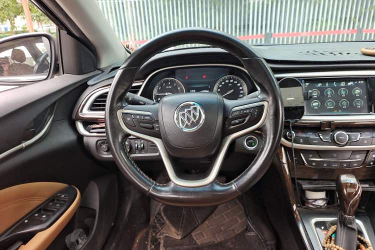 Used Buick GT 2018 18T Automatic Flagship Model Steering Wheel