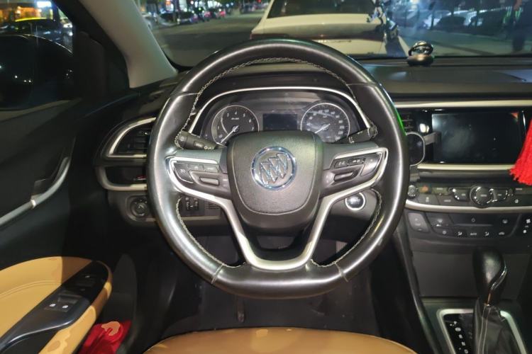 Used Buick GT 2018 18T Automatic Flagship Model Steering Wheel