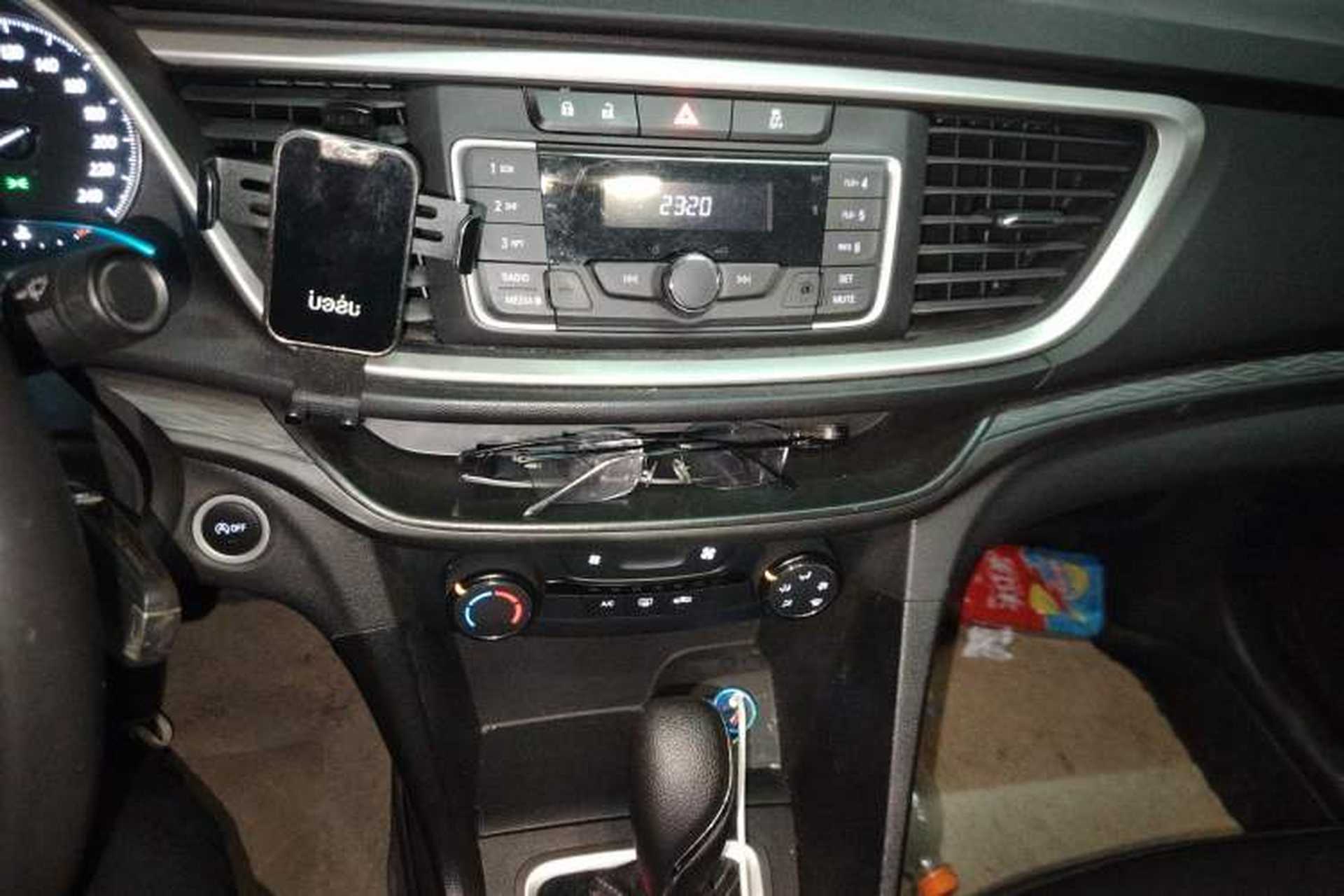 Used Buick GT 2018 18T Automatic Elite Model Audio And AC Panel