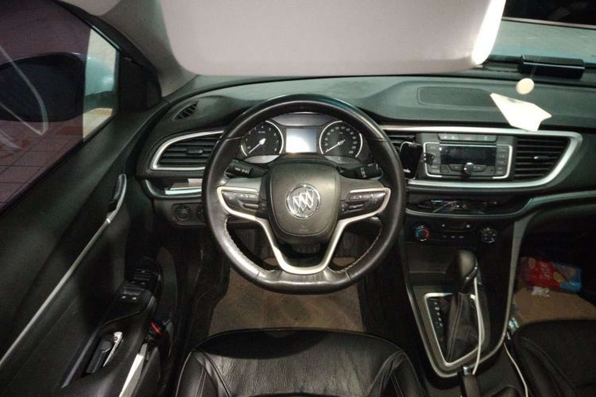 Used Buick GT 2018 18T Automatic Elite Model Steering Wheel