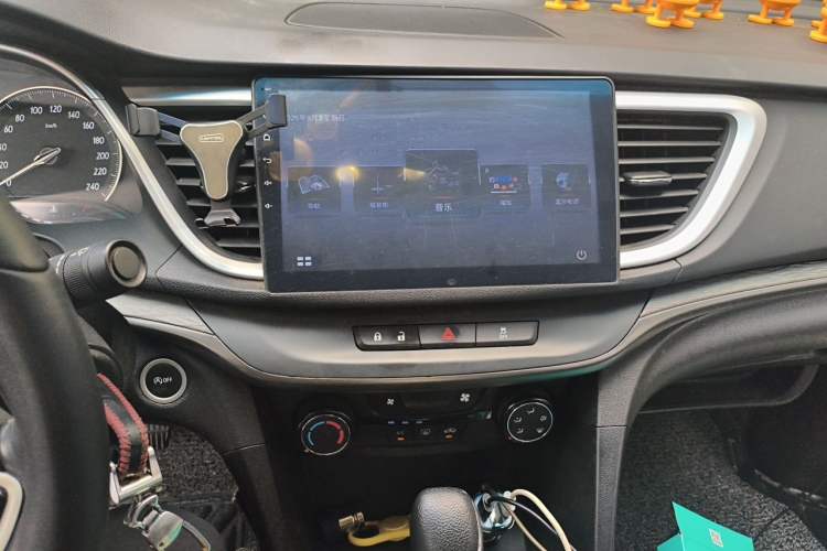 Used Buick GT 2018 18T Automatic Elite Model Audio And AC Panel