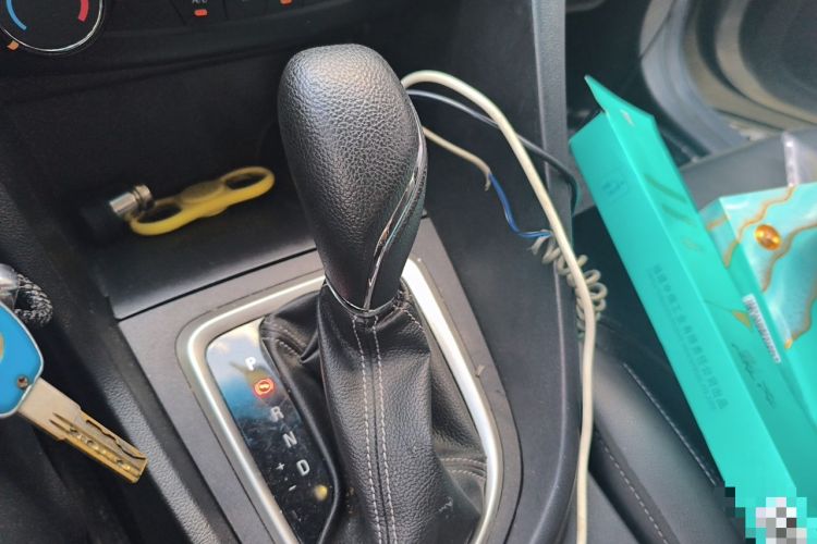 Used Buick GT 2018 18T Automatic Elite Model Gear Lever