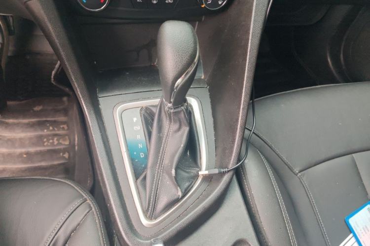 Used Buick GT 2018 18T Automatic Elite Model Gear Lever