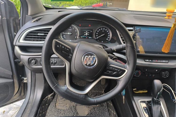 Used Buick GT 2018 18T Automatic Elite Model Steering Wheel