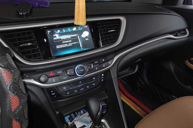 Used Buick GT 2018 18T Automatic Flagship Model Audio And AC Panel